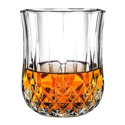 The Gentleman's Glass – Classic Whiskey Tumblers for Refined Tastes