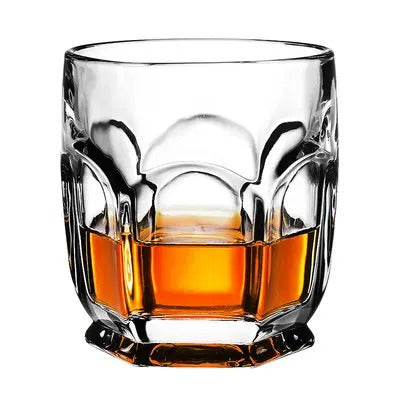 The Gentleman's Glass – Classic Whiskey Tumblers for Refined Tastes