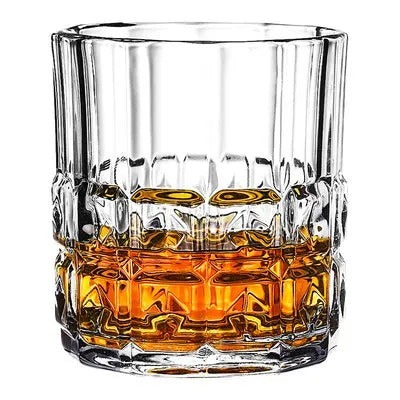The Gentleman's Glass – Classic Whiskey Tumblers for Refined Tastes