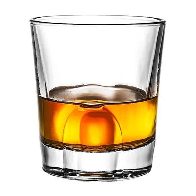 The Gentleman's Glass – Classic Whiskey Tumblers for Refined Tastes